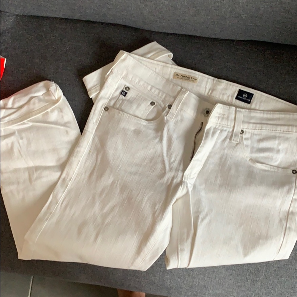 Cropped white pants